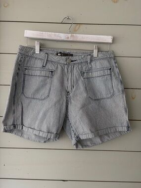 Levi’s Striped Cotton Shorts | Size 6 | Classic Railroad Stripe
